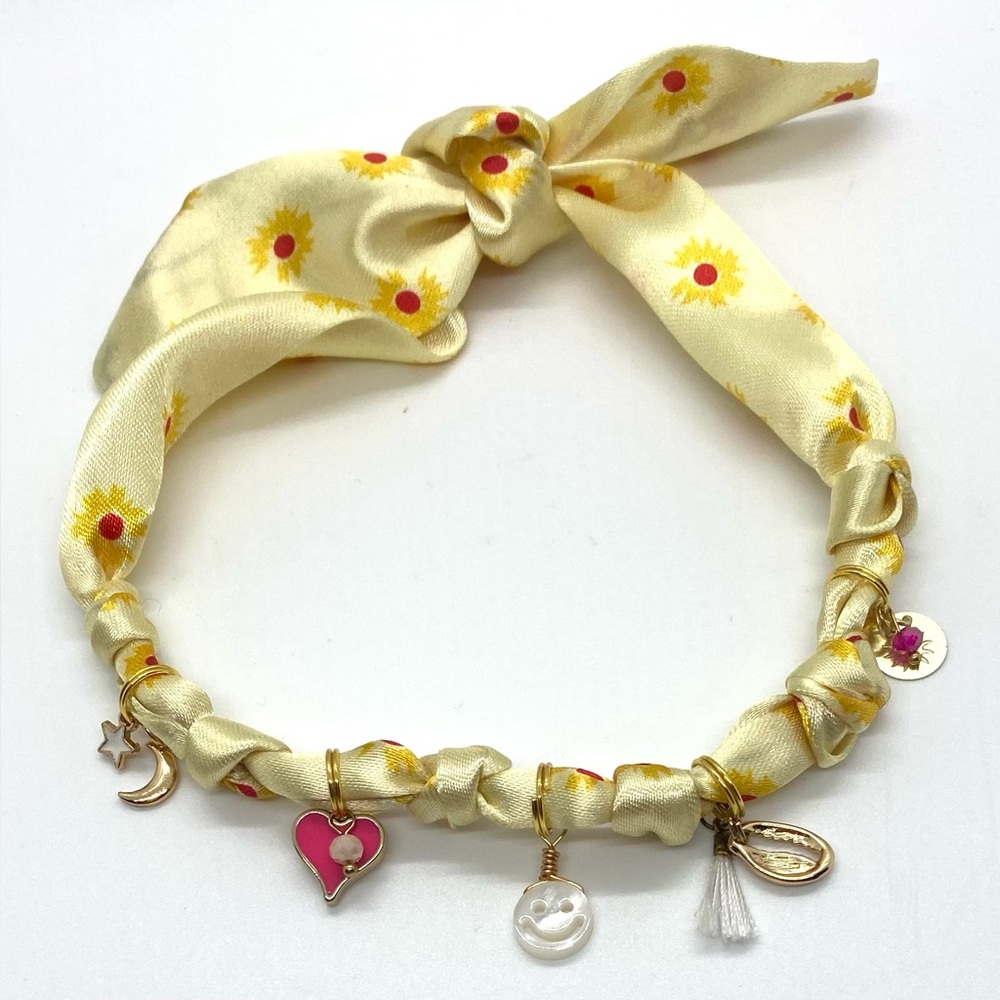 Yellow Pink Mod Flower Pattern Satin Scarf Necklace Gold Charm Boho Preppy Retro - Picture 3 of 9